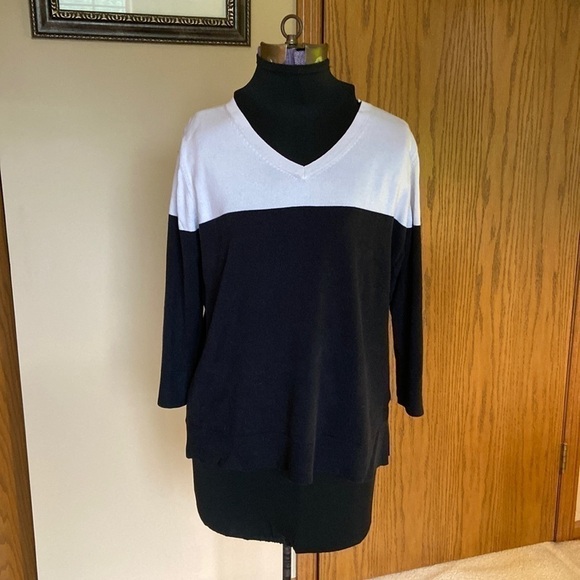 🦄 𝅺ROZ & Ali Color Block V-Neck Sweater Black & White Sz XL - Picture 9 of 9